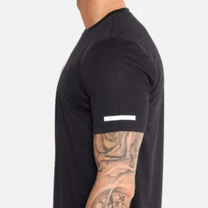 เสื้อยืดกีฬาสำหรับผู้ชายทรงโอเวอร์ไซส์มีโลโก้ออกแบบได้ตามต้องการ - Product Image 4