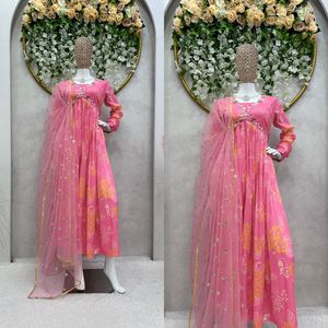 Traje de mujer con estampado de muselina de diseñador para bodas y fiestas disponible a precio mayorista desde India - Product Image 3