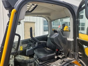 รถตักล้อยาง JCB 3TS Teleskid Loader ขนาด 3 ตัน แบบตีนตะขาบ เครื่องยนต์ EPA ขับเคลื่อน 4 ล้อ ดีเซล รถตักขนาดเล็กสำหรับงานก่อสร้าง - Product Image 2
