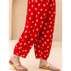 ชุดสัลวาร์ผ้าเครปสีแดงลายจุดโมดัล - Product Image 3