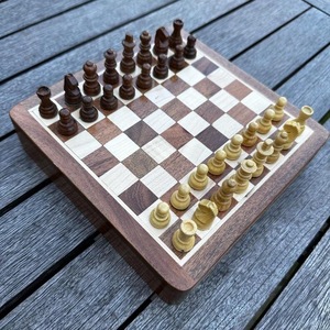 Juego de Ajedrez con Tablero de Madera 100% Hecho a Mano y Juego de Ajedrez de Tamaño Personalizado - Product Image 1