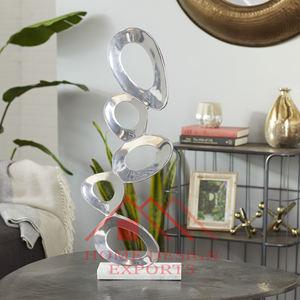 Sculpture de table en métal abstrait best-seller - Product Image 3