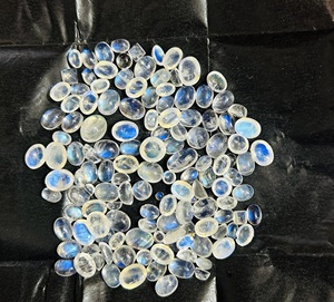 Piezas de cabujón de piedra lunar de arcoíris Natural de alta calidad hechas a mano pequeñas formas de mezcla piedra preciosa blanca con bonito fuego arcoíris MM, - Product Image 5