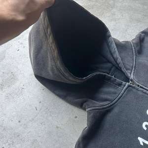 Personnalisé poids lourd délavé à l'acide Boxy sweat à capuche court pour hommes surdimensionné polaire vierge pull en détresse Streetwear fermeture éclair col à capuche - Product Image 1