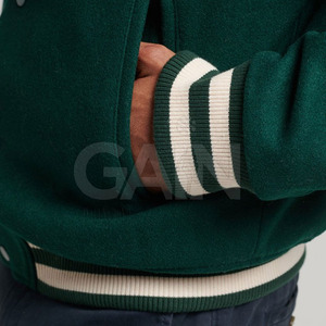 Fournir la chaleur et la fonction d'une veste d'hiver standard Veste Letterman durable pour les hommes - Product Image 4