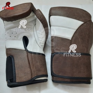 Gants de boxe professionnels personnalisés en cuir noir avec fermeture auto-agrippante, fabrication OEM, couleur, poids et matériau personnalisables, origine Pakistan, ODM - Product Image 2
