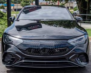 Nuevo Modelo 2023, Sedán Eléctrico de Lujo bens EQE con Doble Tracción AWD, Batería de Litio, 402HP, Cuero Oscuro, Techo Panorámico - Product Image 1