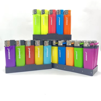 Briquets ergonomiques personnalisés avec logo, à flamme verte, coupe-vent, en métal, à gaz butane, jetables, écologiques, pour cadeaux promotionnels