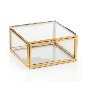 Caja de anillos cuadrada de diseño admirable, de la mejor calidad, con marco de hierro dorado y vidrio, para guardar anillos, ideal para regalos de boda. - Product Image 6