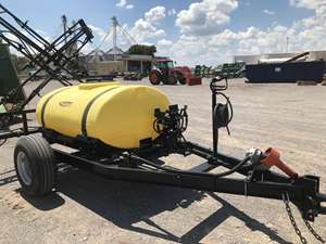 Pulvérisateur agricole auto-propulsé à trois roues à haute productivité avec moteur et pompe pour la pulvérisation des vignes dans les vergers - Product Image 5