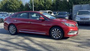 SONATA 2017 d'occasion en excellent état, boîte manuelle 6 vitesses, traction avant, moteur 2.4L 185 CV, berline 14 Sport, couleur extérieure rouge écarlate, transmission prête à l'emploi. - Product Image 4