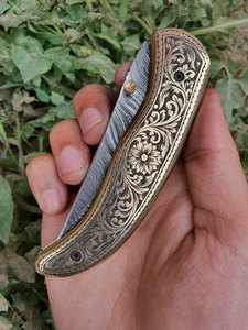 Couteau pliant durable en acier damas avec lame unique en couches et poignée de qualité supérieure pour une utilisation extérieure et tactique - Product Image 2