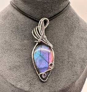 Pendentif en Labradorite arc-en-ciel de barbe à papa fait à la main en argent sterling collier de pierres précieuses enroulé de fil unique - Product Image 3