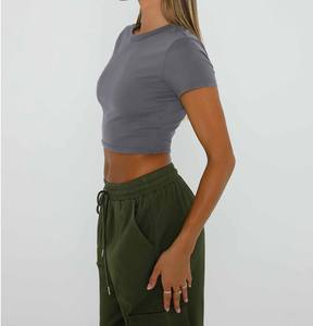 Haut court pour femmes pour la salle de sport, le fitness, l'entraînement, le yoga, vêtements de sport actifs, vêtements de sport personnalisés pour l'exercice quotidien - Product Image 6
