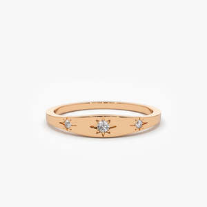 Anillo Apilable Starlit con Tres Diamantes, 0.06 Ctw, Color G, Claridad SI, Oro Sólido de 14K, Engaste de Estrella, Pieza para Uso Diario, Ideal para Regalo - Product Image 1
