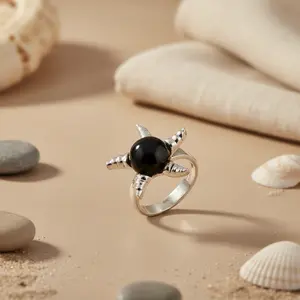 แหวนเงินทรงกรงเล็บสำหรับผู้หญิง ดีไซน์เก๋ไก๋ วินเทจ ฮิปฮอป ประดับพลอยสีดำ ฟรีไซส์ ทำจากสแตนเลส - Product Image 1