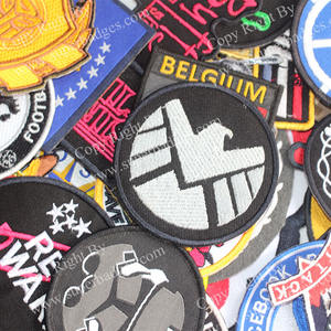 Parches de hierro bordados personalizados con cuentas para chaquetas, mochilas y sombreros, diseños personalizados para decoraciones de ropa - Product Image 3