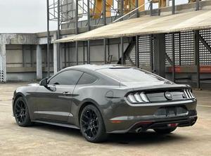 ฟอร์ดมัสแตง2022มือสองพร้อมเบาะหนังสีภายในรถ AWD Drive ควบคุมความเร็วคงที่