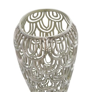 Jarrón decorativo geométrico de metal de aluminio decorativo de color plateado alto hecho a mano con diseño calado jarrón de metal de calidad superior - Product Image 4