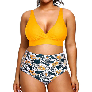 Maillot de bain sexy 2 pièces pour femmes avec logo personnalisé OEM Vente en gros Vêtements de plage bas pour l'été avec quantité minimale de commande logo brodé personnalisé - Product Image 3
