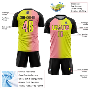 Ensemble d'uniformes de football pour hommes le plus récent Kit de maillots de football au design personnalisé et de shorts en tissu respirant de l'usine OEM - Product Image 5