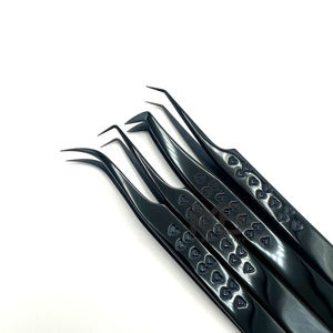 Pinces à épiler pour extensions de cils, tendance, très vendues, revêtement noir plasma, pointe lisse durable, poignée en forme de cœur, acier inoxydable japonais - Product Image 1