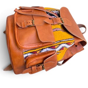 Mochila Cuadrada Bohemia de Cuero Genuino con Diseño Geométrico Marroquí, Correa Desmontable, Forro de Algodón y Cierre de Hebilla - Product Image 4