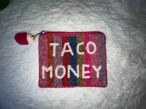 Déclaration faite à la main broderie perlée GIRL POWER Mini sac à fermeture éclair avec un look de luxe élégant dans le dernier design exclusif de l'Inde - Product Image 4