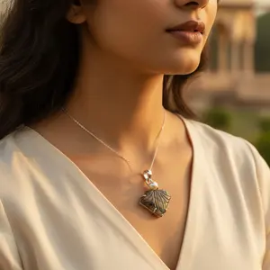 Colgante de Plata 925 con Fluorita y Perla, Joyería de Piedras Preciosas para Mujer con Atractivos Dijes de Perla - Product Image 1