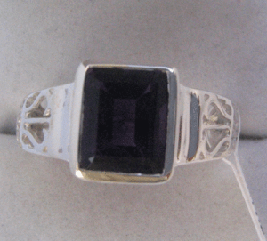 แหวนพลอยแอมะทิสต์ธรรมชาติสำหรับผู้หญิงจาก Shah Gems เงินแท้ 925 ประดับพลอยแบบ Bezel Set ปรับขนาดได้ เหมาะสำหรับเป็นของขวัญ - Product Image 1