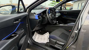 Forte demande - Toyota C-HR XLE 2021, transmission automatique, 4 cylindres, traction avant - Product Image 2