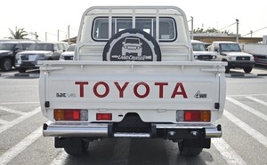 TOYOTA LAND CRUISER 79 DOBLE CABINA En Venta - Product Image 2