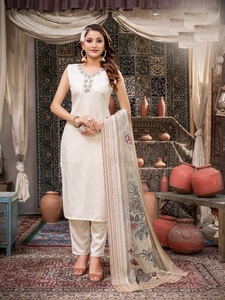 Nueva Colección de Telas Pure Fabcy con Kurtis Hechos a Mano para Venta al por Mayor - Product Image 3