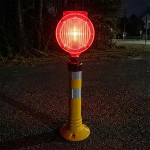 Kit de feux de signalisation solaires clignotants à haute visibilité en TPU avec protection IP65 et écran LED pour usage routier, délimiteur rouge - Product Image 2