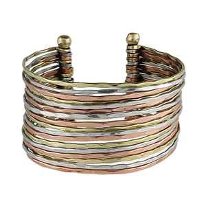 Elegante diseño en forma de corazón Acero inoxidable Cobre Pulsera de moda Brazalete para mujer Calidad Premium Venta al por mayor - Product Image 4