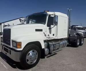 Best!! Wholesale Price 2018 Mackk Pinnacle CHU613 Sleeper Semi <b>Truck</b> - 50" Flat Top Sleeper, 505HP Export Ready - Product Image 4
