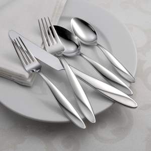 Ensemble de couverts en métal avec différents motifs ajoutant de la sophistication aux tables à manger, aux maisons, aux cafés, aux restaurants, aux hôtels dans le monde entier - Product Image 2