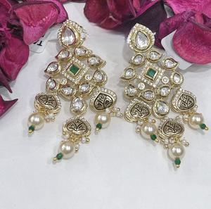 Pendientes de Moda con Acabado Dorado de la Mejor Calidad, Estilo Tradicional con Piedras, Colección para Bodas para Mujer - Product Image 2