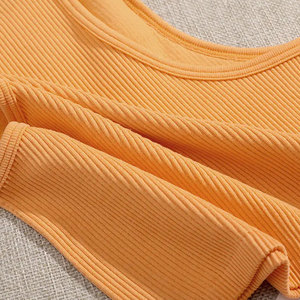 ชุดกีฬาสองชิ้นสำหรับผู้หญิงชุดครอปท็อปและกางเกงขาสั้นสำหรับนักขี่จักรยานผ้าสแปนเด็กซ์เป็นมิตรกับสิ่งแวดล้อมผลิตตามสั่งสำหรับฤดูร้อน - Product Image 4