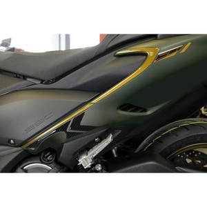 Kit Adesivi in Resina 3D Effetto Carbonio-Oro per Yamaha Tmax 560 2020-2021 - Product Image 4