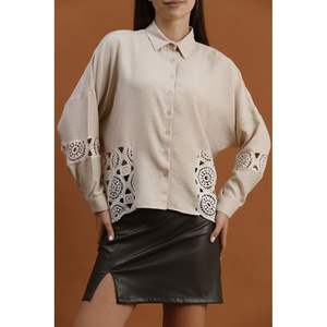 Blusas y Camisas de Mujer con Ribete de Encaje - Venta al por Mayor - Product Image 2