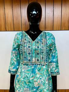 Soie lourde CHANDERI avec imprimé floral et point de broderie travail première fois Dray propre routine porter nouveauté bel ensemble Kurti - Product Image 3