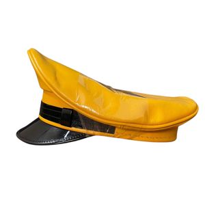 Esta es una gorra de motociclista Muir de cuero genuino amarillo con visera. - Product Image 3