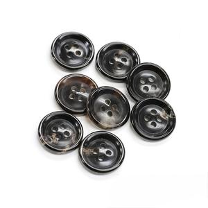 Botón Natural de Cuerno de Búfalo al por Mayor, Acabado en Blanco para Accesorios de Ropa, Alta Calidad - Product Image 2