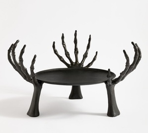 Base para Pastel con Forma de Mano de Esqueleto de Hierro, Bandeja de Exhibición Negra Única para Halloween, Perfecta para Postres Espeluznantes, Dulces y Decoración de Mesa de Fiesta - Product Image 4