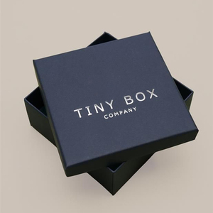 Scatole Regalo Rigide Ecologiche con Stampa Flessografica Personalizzata e Serigrafia, Rivestimento in Spugna, Cartone Rinforzato di Alta Qualità - Product Image 4