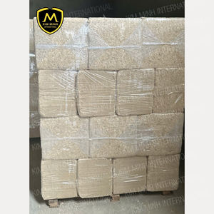 Bloque comprimido de afeitar de madera de pino de primera calidad 12% humedad | Precio competitivo | para ropa de cama de ganado | Hecho en Vietnam - Product Image 1