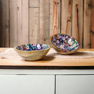 Bol en bois artisanal avec impression émaillée à motifs floraux luxueux - écologique - décoration de table - décoration de salle à manger - Product Image 4