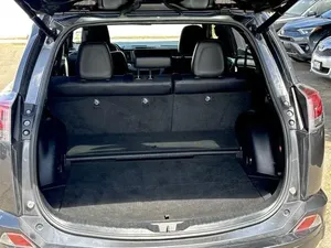 Toyota RAV 4 SE 2018 - Product Image 2