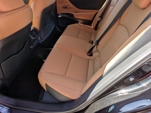 รถยนต์ Lexus ES 350 SEDAN ปี 2024 สภาพใหม่ - Product Image 3